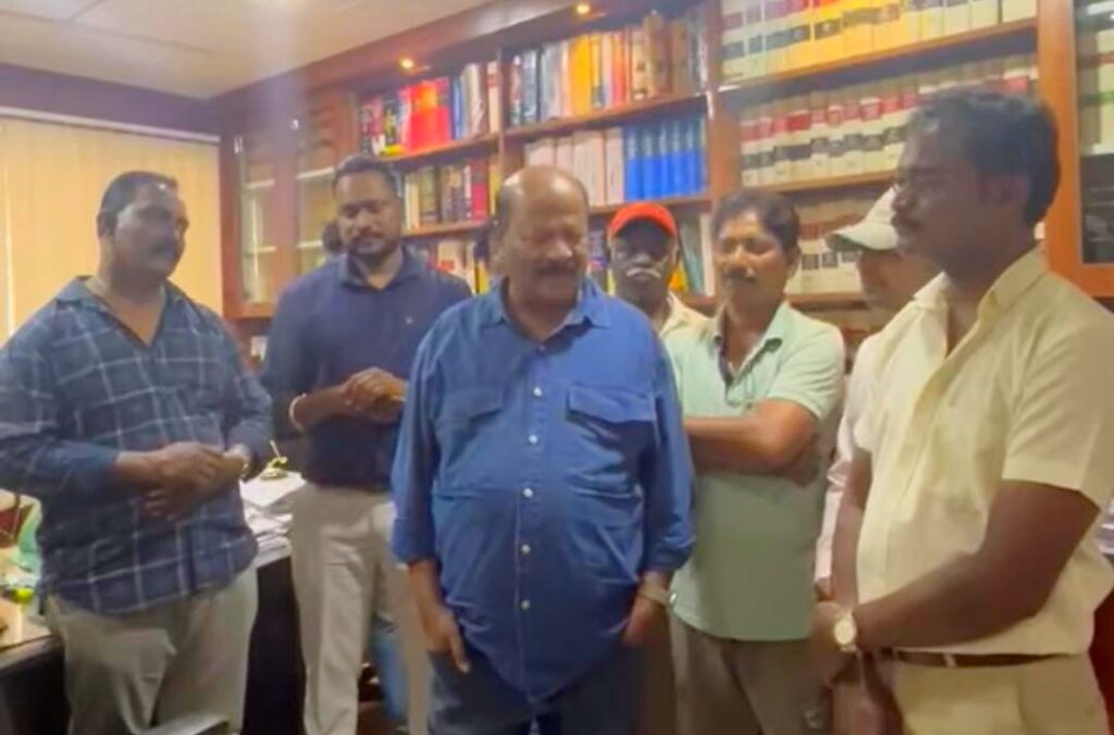 ಬೆಮೆಲ್ ಕಾರ್ಮಿಕ ಮುಖಂಡರೊಂದಿಗೆ ಬಾಲನ್